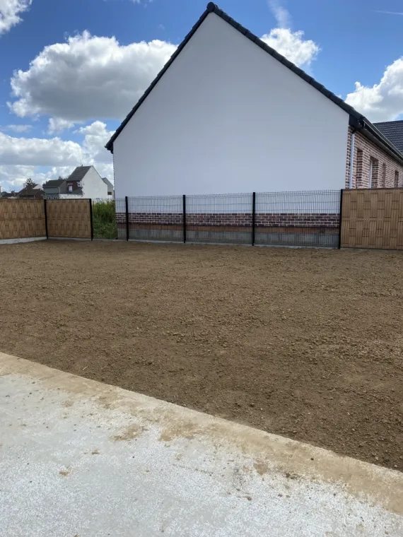 Semence de pelouse dans un jardin de maison à Liévin , Auchel, Delepine Entreprise